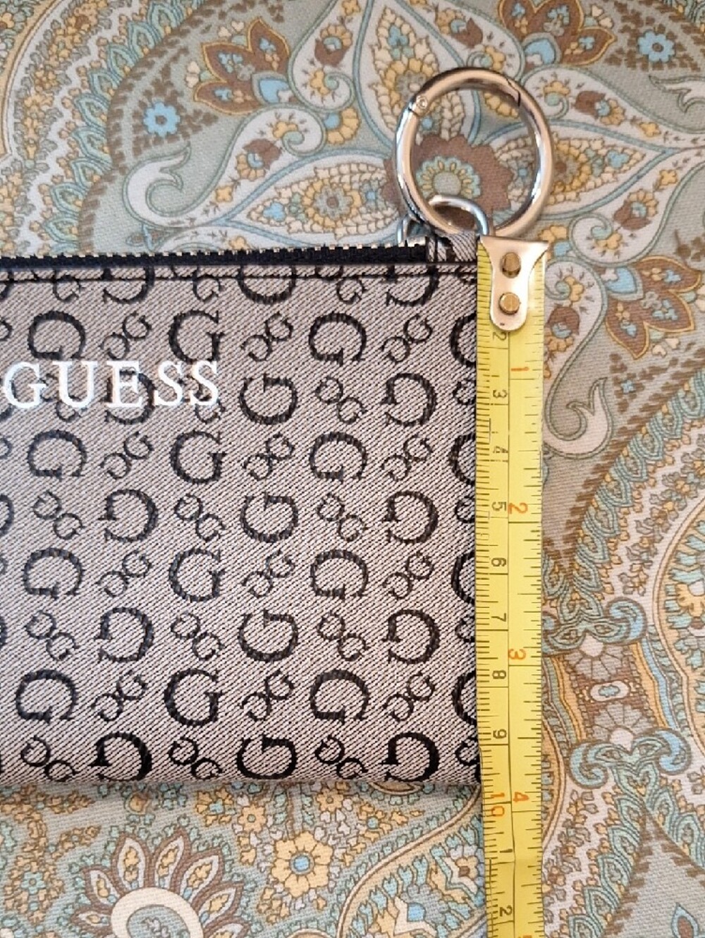 🔥🔥CLEARANCE🔥Guess Black and Gray Signature Zip Key Chain Attachable Wristlet. - Picture 13 of 13